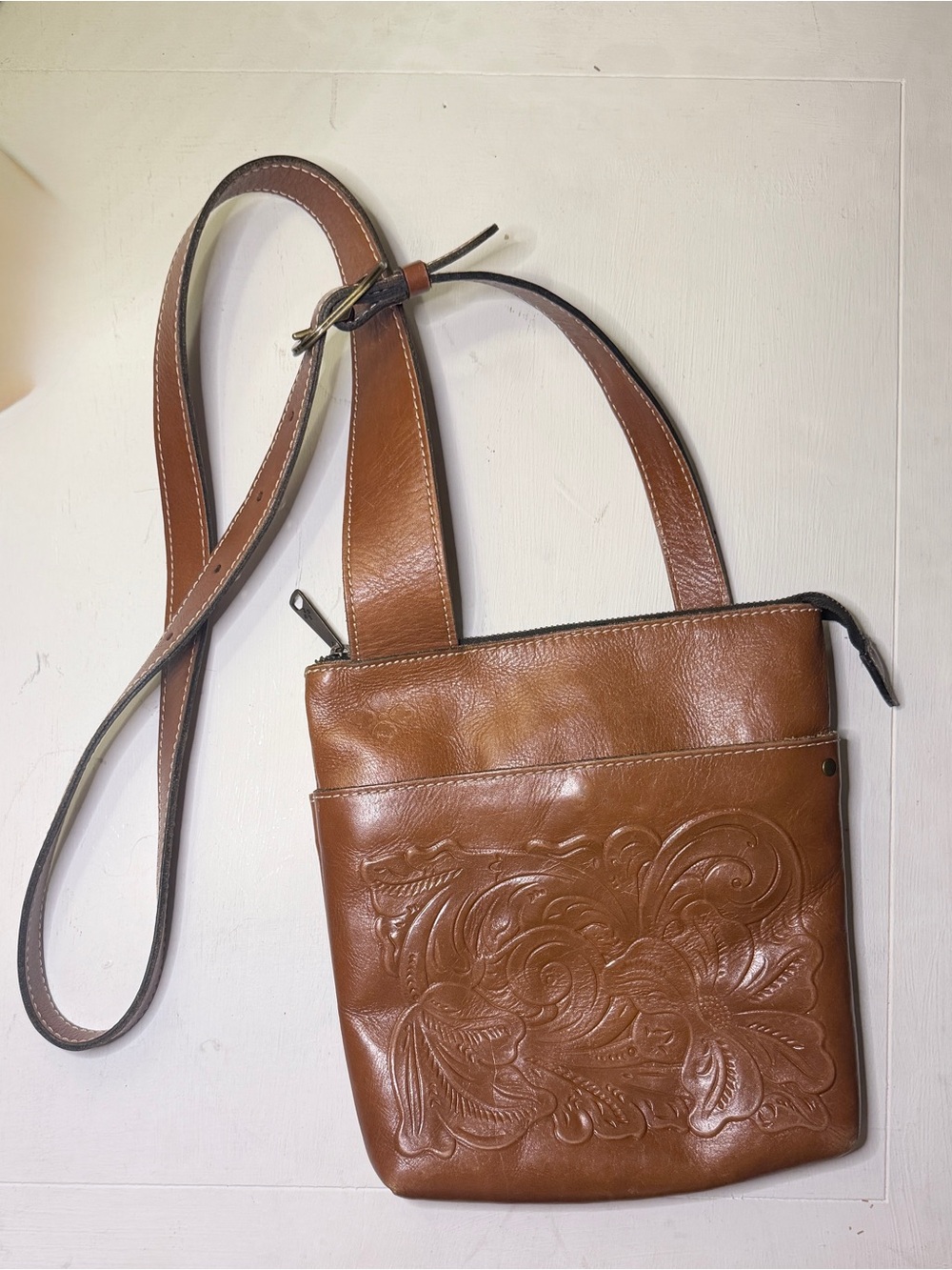 Patricia Nash Leather Logo Interior in Camel Suede - 10.5x9 - adj strap